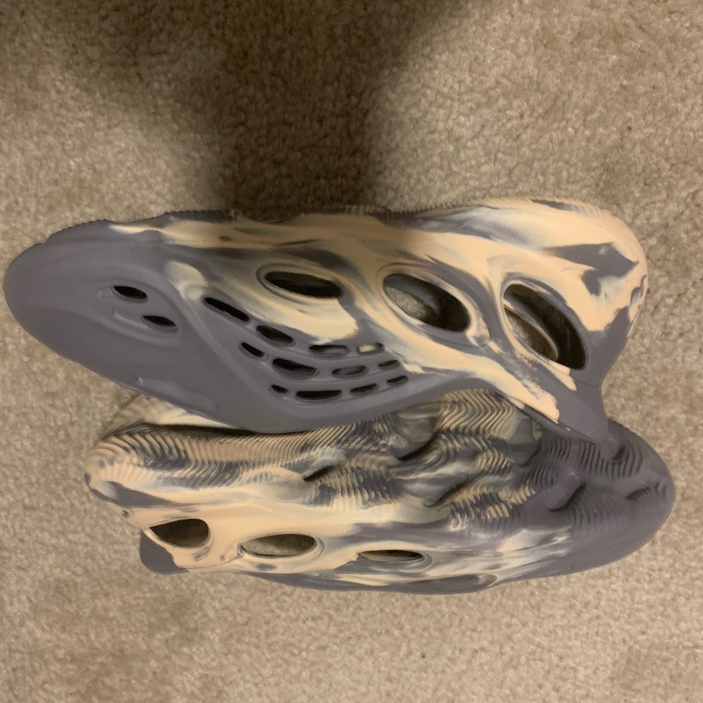 Yeezy foam runners